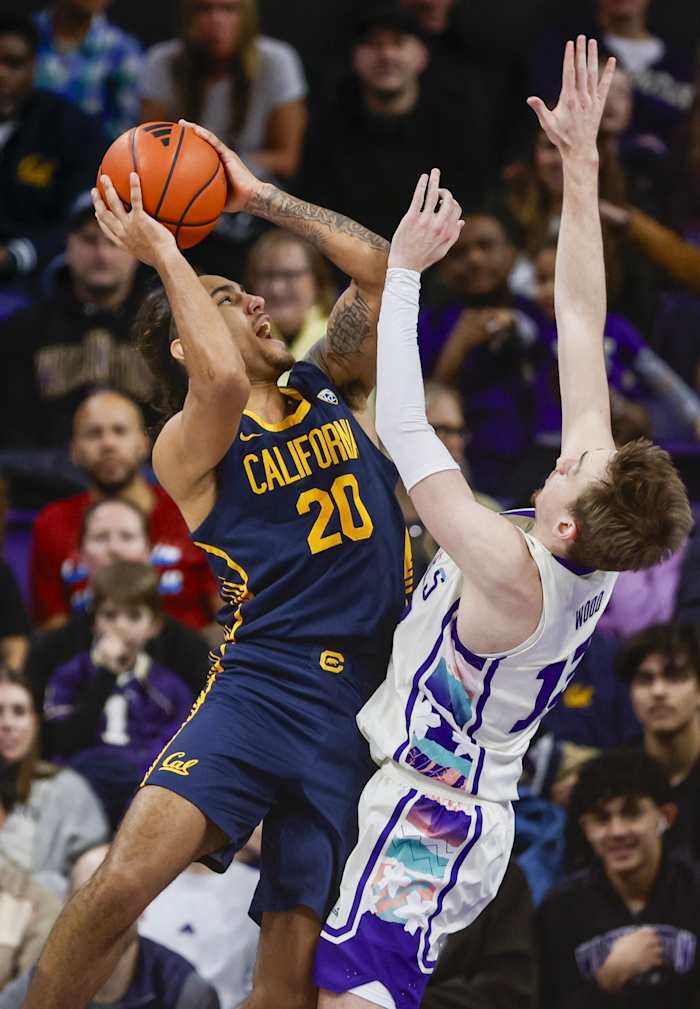 Jaylon Tyson drives against a Washington defender.